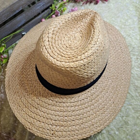 NWOT Vince Camuto Floppy Summer Hat - Picture 1 of 10